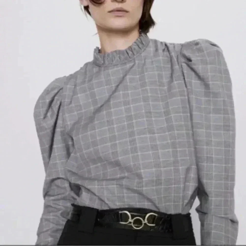 ZARA Women’s Puff Sleeve Top Blouse Houndstooth Plaid Size M Scallop Mock Neck